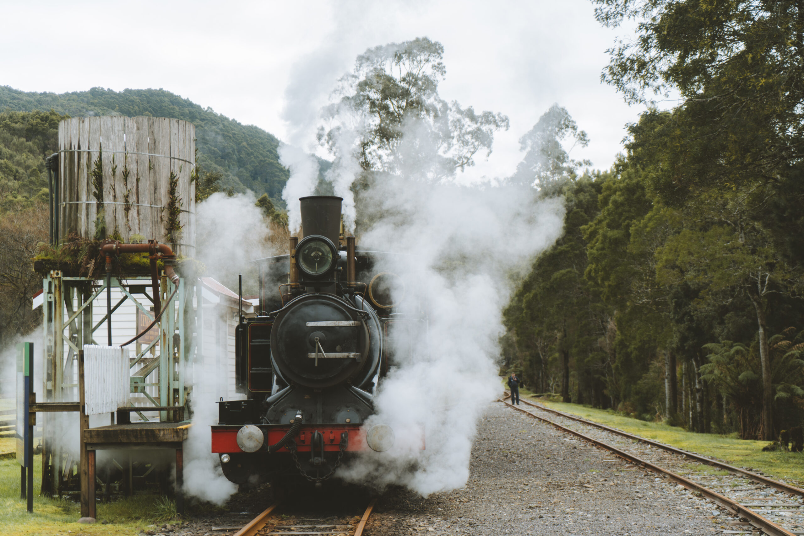 tourist train queenstown tasmania